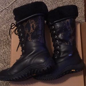 👢😍UGG W Adirondack Tall Exotic Velvet Boots 😍👢